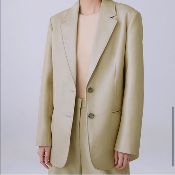 Aritzia Babaton Smith Leather Blazer in Sand White NWT! New with Tags! - Picture 3 of 14